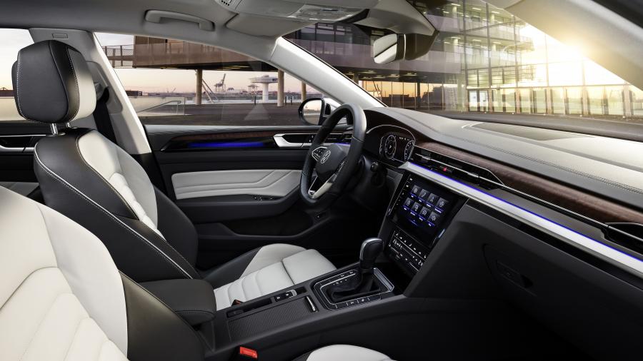 Интерьер Volkswagen Arteon Shooting Brake Elegance 2020 года  (WW) (фото 15 из 45)